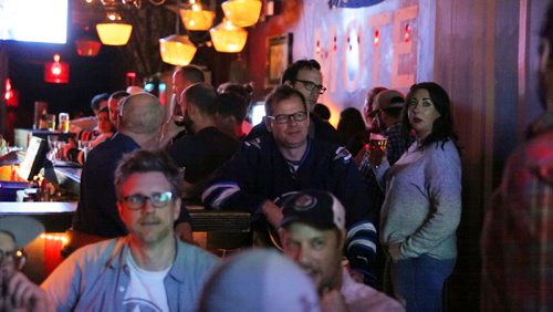 MIKE DEAL / WINNIPEG FREE PRESS
The Motel bar in Toronto is packed with Jets fans on game night on Tuesday, May 1, 2018. 
Mike Deal / Winnipeg Free Press 2018.