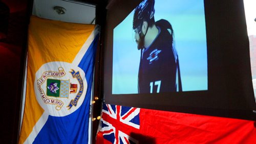 MIKE DEAL / WINNIPEG FREE PRESS
The Motel bar in Toronto is packed with Jets fans on game night on Thursday, May 3, 2018. 
Mike Deal / Winnipeg Free Press 2018.