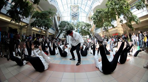 TREVOR HAGAN / WINNIPEG FREE PRESS
L.I.V.E., a hip hop dance crew, performing in Edmonton Court at Portage Place mall, as part of Graffiti Art Programmings DowntownMOVES, Saturday, May 5, 2018.