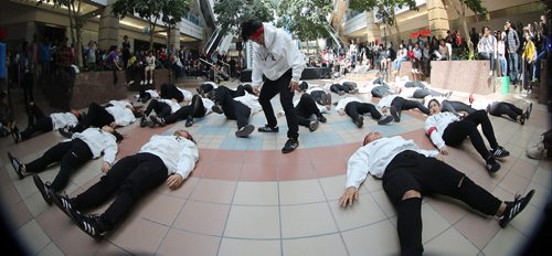 TREVOR HAGAN / WINNIPEG FREE PRESS
L.I.V.E., a hip hop dance crew, performing in Edmonton Court at Portage Place mall, as part of Graffiti Art Programmings DowntownMOVES, Saturday, May 5, 2018.