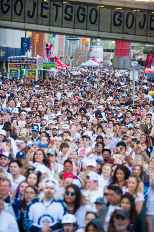 MIKAELA MACKENZIE / WINNIPEG FREE PRESS
Jets fans cheer at the whiteout street party just before the game starts in Winnipeg on Monday, May 7, 2018. 
Mikaela MacKenzie / Winnipeg Free Press 2018.