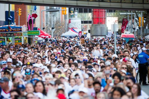 MIKAELA MACKENZIE / WINNIPEG FREE PRESS
The crowd at the whiteout street party just before the game starts in Winnipeg on Monday, May 7, 2018. 
Mikaela MacKenzie / Winnipeg Free Press 2018.