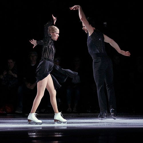 PHIL HOSSACK / WINNIPEG FREE PRESS - Kailyn Weaver and Andrew Poje, World SIlver Medalists in the opening act of Stars on Ice Wednesday evening. MAY 9, 2018.