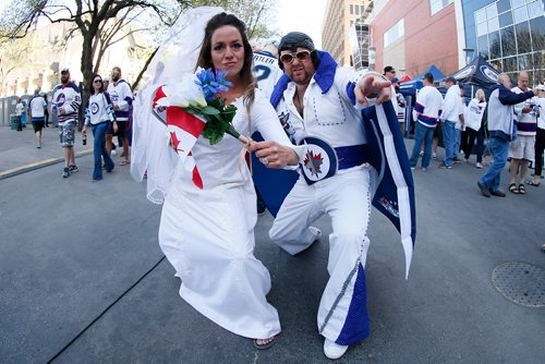 JOHN WOODS/ WINNIPEG FREE PRESS
Alisson Ritchie and Jim Hollingsworth were out enjoying the White Out Party prior to game two of the NHL Western Conference Final between the Winnipeg Jets and Vegas Golden Knights in Winnipeg on Monday, May 14, 2018.