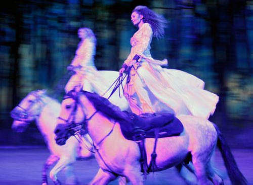 JOHN WOODS / WINNIPEG FREE PRESS
Performers entertain at the Cavalia Odysseo Tuesday, May 15, 2018.