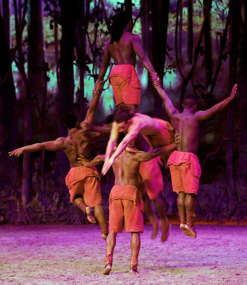 JOHN WOODS / WINNIPEG FREE PRESS
Performers entertain at the Cavalia Odysseo Tuesday, May 15, 2018.