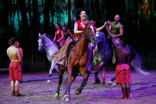 JOHN WOODS / WINNIPEG FREE PRESS
Performers entertain at the Cavalia Odysseo Tuesday, May 15, 2018.