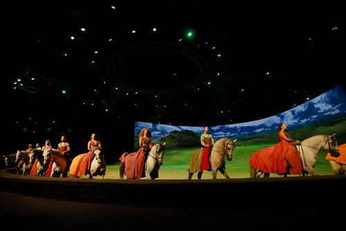 JOHN WOODS / WINNIPEG FREE PRESS
Performers entertain at the Cavalia Odysseo Tuesday, May 15, 2018.