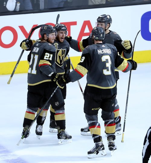 TREVOR HAGAN / WINNIPEG FREE PRESS
The Vegas Golden Knights' celebrate after Jonathan Marchessault (81) scored against the Winnipeg Jets' during the third period of game 3 of the Western Conference Finals in Las Vegas, Nevada, Wednesday, May 16, 2018.