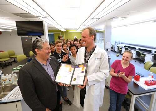 RUTH BONNEVILLE / WINNIPEG FREE PRESS


Feature story on youth BIOlab teacher, Stephen Jones, who received the Prime Minister's Award for Teaching Excellence from Federal MP Dan Vandal on Wednesday at the lab which is located in the basement of the  Albrechtsen Research Centre on Tache Ave. Grade 8 students from Stonybrook middle school in Steinbach are in background.  

Story is on the program itself, which brings kids in almost daily to learn about labs/do experiments.

Grade 8 students from Stonybrook middle school in Steinbach spend the morning with BIOlab teacher, Stephen Jones, and learn about cells and the heart by doing experiments to divide cels and get the opportunity to examine a pigs heart to learn more about how it functions.  


Jane Gerster  | Health Reporter 

May 17,  2018
