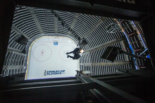 MIKAELA MACKENZIE / WINNIPEG FREE PRESS
Zachary Frongillo, who plays the Jets "villain," gets flown up to the rafters during dress rehearsal at the T-Mobile Arena in Las Vegas on Friday, May 18, 2018.
Mikaela MacKenzie / Winnipeg Free Press 2018.