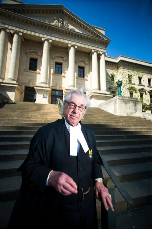 MIKAELA MACKENZIE / WINNIPEG FREE PRESS
Greg Brodsky, who has represented 1,000  people charged with homicides, poses in front of the Law Courts in Winnipeg on Tuesday, May 22, 2018. 
Mikaela MacKenzie / Winnipeg Free Press 2018.