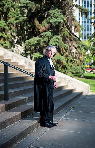 MIKAELA MACKENZIE / WINNIPEG FREE PRESS
Greg Brodsky, who has represented 1,000  people charged with homicides, poses in front of the Law Courts in Winnipeg on Tuesday, May 22, 2018. 
Mikaela MacKenzie / Winnipeg Free Press 2018.