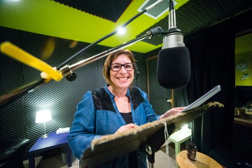 MIKAELA MACKENZIE / WINNIPEG FREE PRESS
Voice actor Monique LaCoste poses for a portrait in the studio at DACAPO Productions in Winnipeg on Thursday, May 24, 2018.  The team produced a soundscape for the Nonsuch exhibition that brings the scene to life.
Mikaela MacKenzie / Winnipeg Free Press 2018.