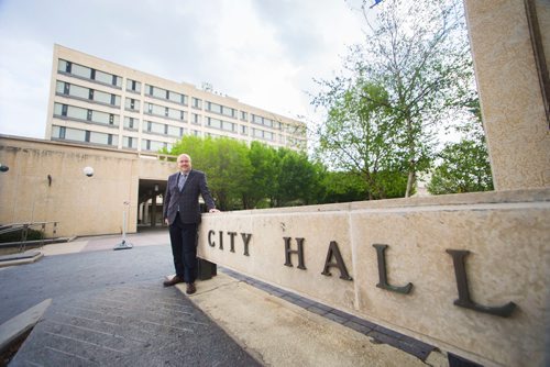 MIKAELA MACKENZIE / WINNIPEG FREE PRESS
Councillor Russ Wyatt poses for a portrait on his first day back  at City Hall in Winnipeg on Thursday, May 24, 2018.  
Mikaela MacKenzie / Winnipeg Free Press 2018.