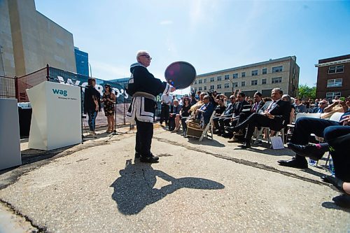 MIKAELA MACKENZIE / WINNIPEG FREE PRESS
Elder Pitta Irniq dances before the Winnipeg Art Gallery breaks ground for the new Inuit Centre in Winnipeg on Friday, May 25, 2018.  
Mikaela MacKenzie / Winnipeg Free Press 2018.