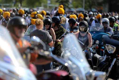 TREVOR HAGAN / WINNIPEG FREE PRESS
Ride for Dad starts at Polo Park, Saturday, May 26, 2018.