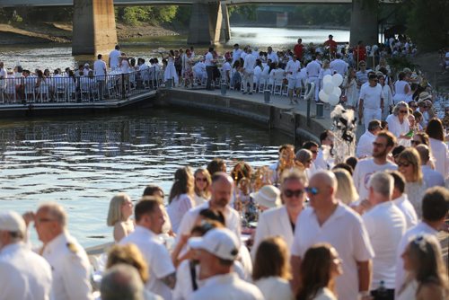 TREVOR HAGAN / WINNIPEG FREE PRESS
Table for 1200 More, at The Forks, on the bank of the Assiniboine River, Saturday, May 26, 2018.