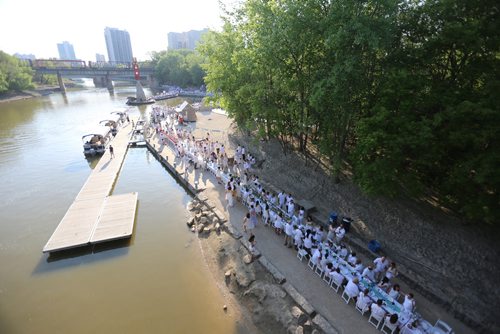 TREVOR HAGAN / WINNIPEG FREE PRESS
Table for 1200 More, at The Forks, on the bank of the Assiniboine River, Saturday, May 26, 2018.