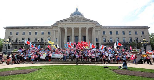 TREVOR HAGAN / WINNIPEG FREE PRESS
Kevin Rebeck, president of the Manitoba Federation of Labour, at a Rally for public services, Sunday, May 27, 2018.