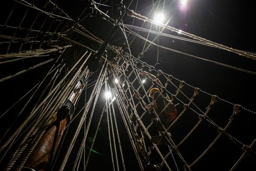 MIKE DEAL / WINNIPEG FREE PRESS
Climbing in the rigging, Courtney Andersen is the Historic Ship Rigging Supervisor at the San Francisco Maritime National Historical Park and is overseeing the re-rigging of the Nonsuch for historical accuracy, and longevity.
180215 - Thursday, February 15, 2018.