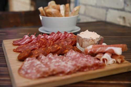 MIKE DEAL / WINNIPEG FREE PRESS
Amsterdam Tea House at 103-211 Bannatyne Ave.
Cured Meats and bread
180529 - Tuesday, May 29, 2018.