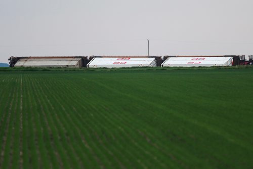 JOHN WOODS / WINNIPEG FREE PRESS
Crews worked on a train derailment just east of Rosser on the CP main line Tuesday, May 29, 2018. The derailment occurred at the intersection of highways 221 and 334. 221 was closed so crews attend the scene. Emergency crews confirmed that the derailment was caused by strong winds.