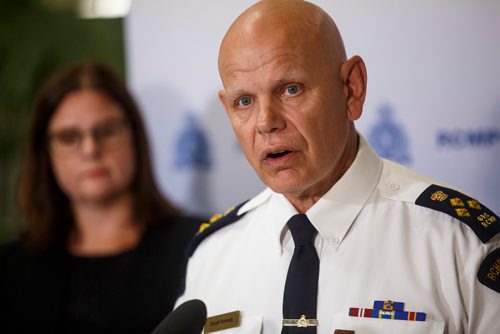 MIKE DEAL / WINNIPEG FREE PRESS
Provincial Justice Minister, Heather Stefanson, and assistant commissioner, RCMP, Scott Kolody, announced a gun amnesty for the month of June while at the RCMP 'D' Division headquarters Friday morning.
180601 - Friday, June 01, 2018.