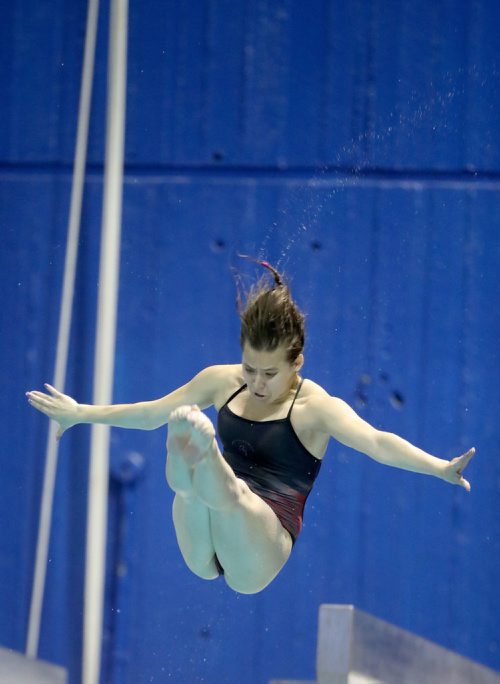TREVOR HAGAN / WINNIPEG FREE PRESS
Faith Zacharias dives from the 3m board at the Elite Junior Nationals, at Pan Am Pool,  Friday, June 1, 2018.