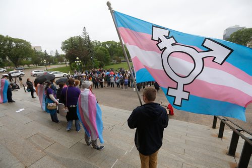 JOHN WOODS / WINNIPEG FREE PRESS
A flag waves at a transgender rally and march at the Manitoba Legislature Saturday, June 2, 2018.