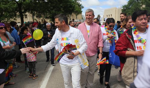 TREVOR HAGAN / WINNIPEG FREE PRESS
Mayor Brian Bowman and former mayor Glen Murray, walking in the Pride Parade, Sunday, June 3, 2018.