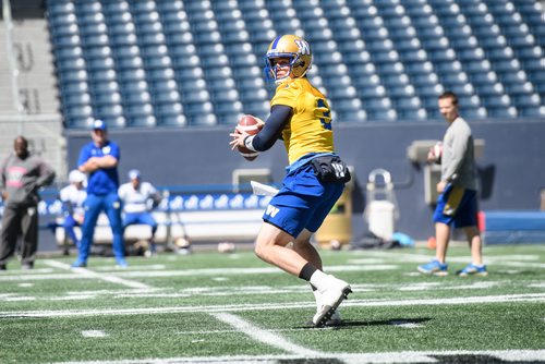 MIKE SUDOMA / WINNIPEG FREE PRESS
Defensive Back Kevin Fogg looks for an open pass during Sunday mornings practice at Investors Group Field. June 3, 2018