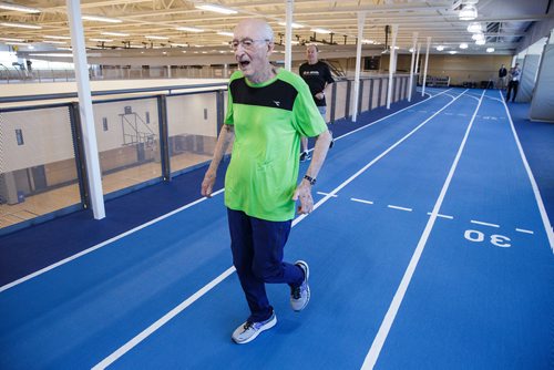 MIKE DEAL / WINNIPEG FREE PRESS
Lou Billinkoff runs the 50 meter dash in 14.45 seconds on his 95th birthday at the Canada Games Sport for Life Centre while training for a 100m sprint at the end of June.
180605 - Tuesday, June 05, 2018.