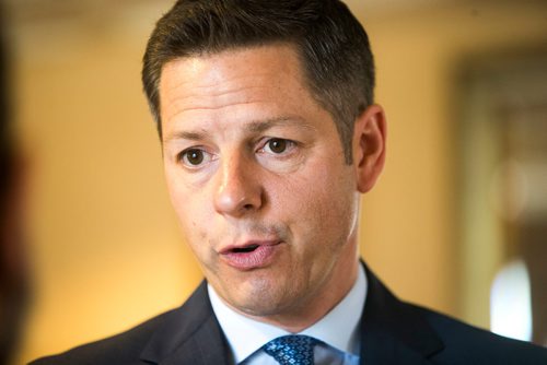 MIKAELA MACKENZIE / WINNIPEG FREE PRESS
Mayor Brian Bowman scrums with the media at the Fort Garry Hotel in Winnipeg on Wednesday, June 6, 2018.
Mikaela MacKenzie / Winnipeg Free Press 2018.