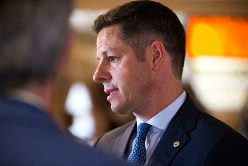 MIKAELA MACKENZIE / WINNIPEG FREE PRESS
Mayor Brian Bowman scrums with the media at the Fort Garry Hotel in Winnipeg on Wednesday, June 6, 2018.
Mikaela MacKenzie / Winnipeg Free Press 2018.