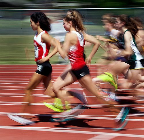 PHIL HOSSACK / WINNIPEG FREE PRESS - Kelvin's Erin Valgardson (centre) gets off the start line in the Sr Women's 1500 metre event Thursday. See story. - June 7, 2018