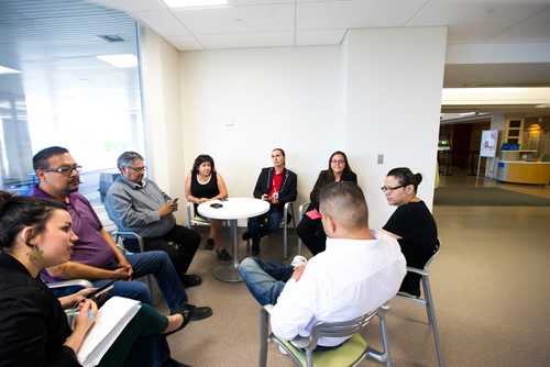 MIKAELA MACKENZIE / WINNIPEG FREE PRESS
Chiefs and political leaders discuss the treatment of First Nations in the medical system with journalist Jessica Botelho-Urbanski and Melodie Harper and her husband, Vernon, while at the Grace Hospital in Winnipeg on Wednesday, June 6, 2018. Melodie is still struggling with pain, and isn't able to access the care that she needs at home.
Mikaela MacKenzie / Winnipeg Free Press 2018.