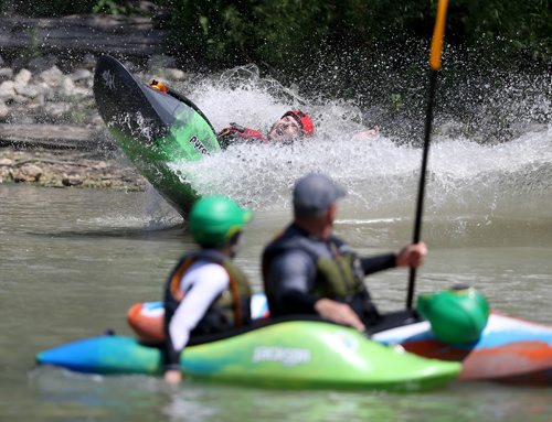 TREVOR HAGAN / WINNIPEG FREE PRESS
Alex Martin, 18, here at FortWhyte during the MEC Paddlefest, will be attempting a solo kayak trip around Lake Winnipeg later this summer, Sunday, June 10, 2018.