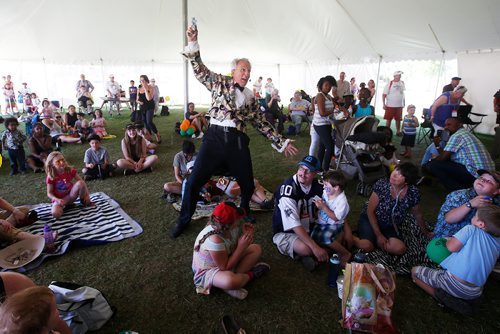 JOHN WOODS / WINNIPEG FREE PRESS
Al Simmons performs st the finale of The Children's Festival in Winnipeg Sunday, June 10, 2017.

