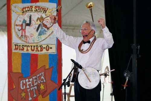 JOHN WOODS / WINNIPEG FREE PRESS
Al Simmons performs st the finale of The Children's Festival in Winnipeg Sunday, June 10, 2017.

