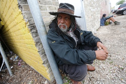 JOHN WOODS / WINNIPEG FREE PRESS
Gordon Kent waits to get into Siloam Mission Monday, June 11, 2018. A census on street living and homelessness was released today.