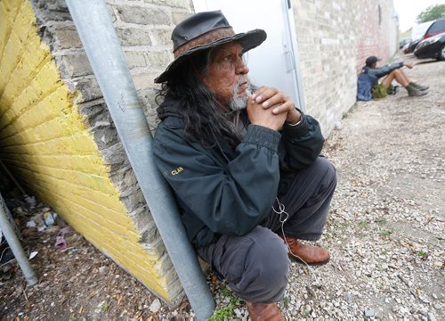 JOHN WOODS / WINNIPEG FREE PRESS
Gordon Kent waits to get into Siloam Mission Monday, June 11, 2018. A census on street living and homelessness was released today.