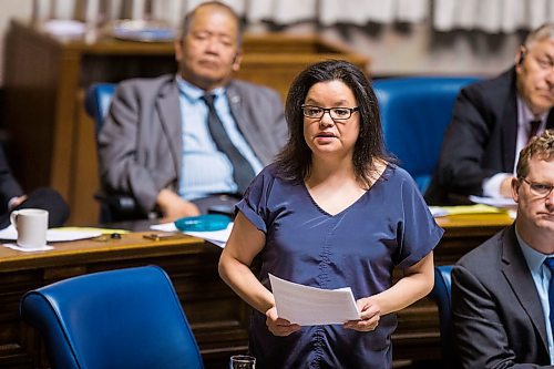 MIKAELA MACKENZIE / WINNIPEG FREE PRESS
MLA Amanda Lathlin speaks during question period in the Manitoba Legislative Chamber in Winnipeg on Wednesday, June 13, 2018. 
Mikaela MacKenzie / Winnipeg Free Press 2018.