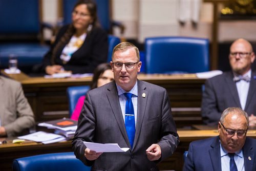 MIKAELA MACKENZIE / WINNIPEG FREE PRESS
MLA Derek Johnson speaks during question period in the Manitoba Legislative Chamber in Winnipeg on Wednesday, June 13, 2018. 
Mikaela MacKenzie / Winnipeg Free Press 2018.