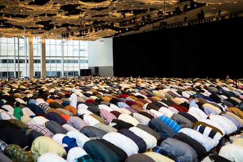 ANDREW RYAN / WINNIPEG FREE PRESS Nearly 6,000 Muslims from across Winnipeg gathered at the RBC Convention Centre to pray during Eid-ul-Fitr which marks the end of Ramadan.