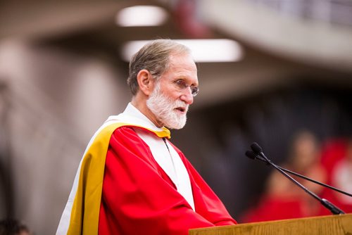 MIKAELA MACKENZIE / WINNIPEG FREE PRESS
Peter Agre speaks after receiving an honorary doctor of science at the University of Winnipegs  2018 Spring Convocation ceremonies at the Duckworth Centre in Winnipeg on Friday, June 15, 2018. 
Mikaela MacKenzie / Winnipeg Free Press 2018.