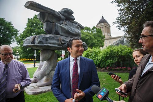 MIKE DEAL / WINNIPEG FREE PRESS
NDP Leader Wab Kinew provides an update on an application to the Canadian Transportation Agency regarding the Churchill railway line.
180615 - Friday, June 15, 2018.