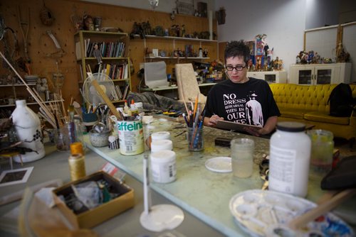 MIKE DEAL / WINNIPEG FREE PRESS
Artist Diana Thorneycroft has a solo exhibition opening in Brandon, June 28 at the Art Gallery of Southwestern Manitoba.
180615 - Friday, June 15, 2018.