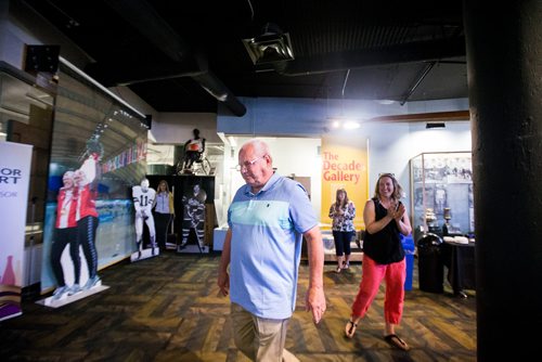 MIKAELA MACKENZIE / WINNIPEG FREE PRESS
Manitoba Sports Hall of Fame 2018 inductee Joe Daley walks to the podium at a media conference in Winnipeg on Monday, June 18, 2018. 
Mikaela MacKenzie / Winnipeg Free Press 2018.