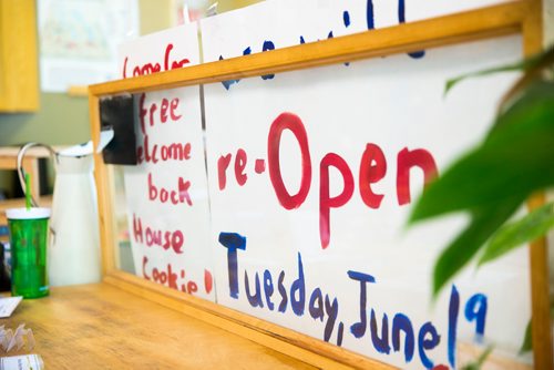 MIKAELA MACKENZIE / WINNIPEG FREE PRESS
Tall Grass Bakery prepares for the re-opening on Tuesday in Winnipeg on Monday, June 18, 2018. 
Mikaela MacKenzie / Winnipeg Free Press 2018.